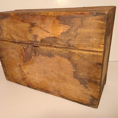 Lot 777: Vintage Wood Advertising Storage Boxes: Flower Seeds & Croft Allen Cocoa