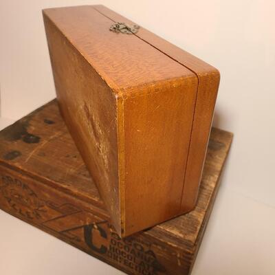 Lot 777: Vintage Wood Advertising Storage Boxes: Flower Seeds & Croft Allen Cocoa