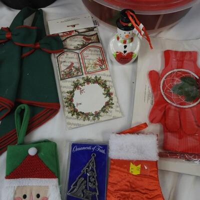 20 pc Christmas Lot: Mugs, Rubbermaid, Ornaments of Faith, Napkins, Santa Basket