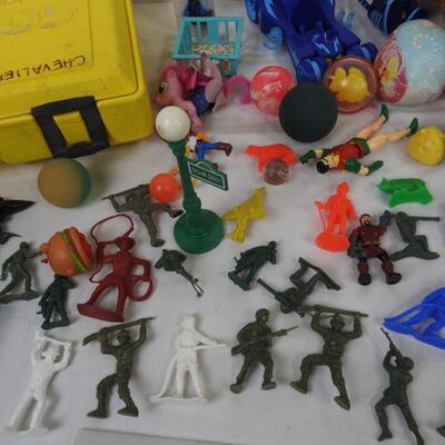 Kids Toy Lot: Army Men, PJ Masks, Lunch Box, Disney Frozen