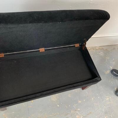 #12 Cushioned Velvet Bench With Storage