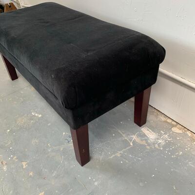 #12 Cushioned Velvet Bench With Storage