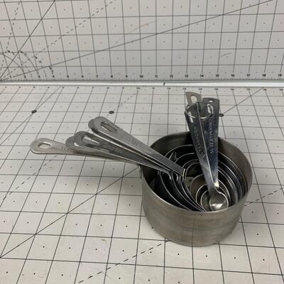 #84 Metal Measuring Cups & Spoons