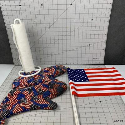 #99 USA Ovenmitts, Flag & Papertowel Holder