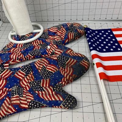 #99 USA Ovenmitts, Flag & Papertowel Holder