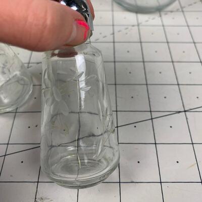#105 Shakers & Glass Vases