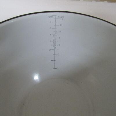 Lot of Antique Graniteware, Kitchen Measuring Bowl, Smaller Bowl, Gray Cover