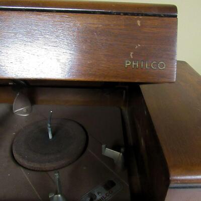 Vintage Philco Radio/Phonograph, Tabletop, Works Read Description