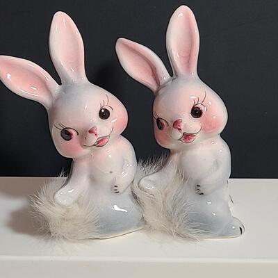 Lot 755: Vintage Easter Decorations