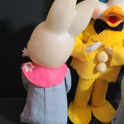 Lot 744: HTF Rabbit, Easter/Spring Knee-huggers