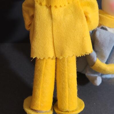 Lot 744: HTF Rabbit, Easter/Spring Knee-huggers