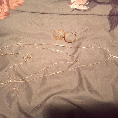 24"Beautiful Twin Chain Gold Necklace with a Pair of Gold hoops