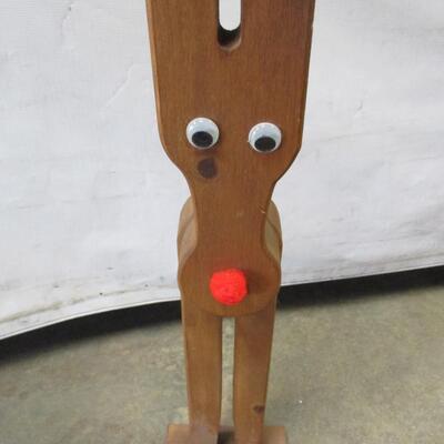 Wood Holiday Reindeer