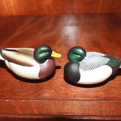 Pair of miniature duck decoys