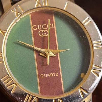 Lot 6: Vintage Ladies GUCCI Quartz Fashion Watch