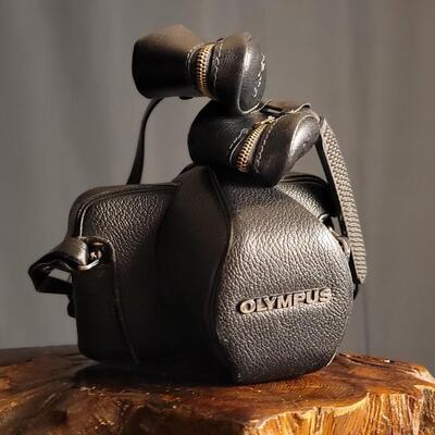 Lot 12: Vintage OLYMPUS 35mm OM-1 Camera w/ 50mm Lens & Original Travel Case