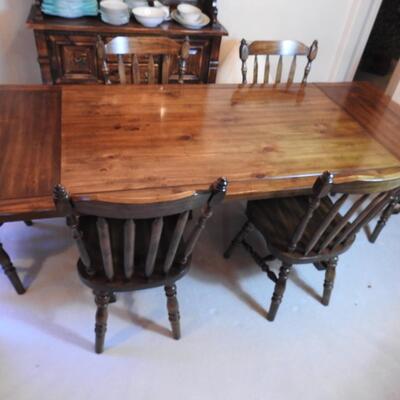 Beautiful Solid Wood Dining Table and 6 Chairs