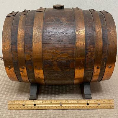 Vintage R.K. Radio Laboratories Wood Beer Wine Barrel Cask AM Radio Keg Works