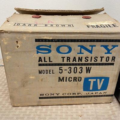 Vintage Retro Sony Portable Micro TV 5-303W Works