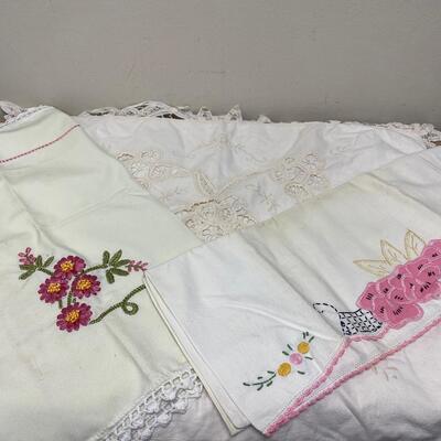 Mixed Lot of Vintage Embroidered Lace Floral Linens Pillowcases