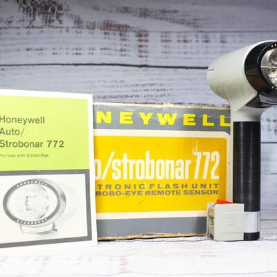 Vintage Honeywell Auto Strobonar 772 Flash Unit for Cameras
