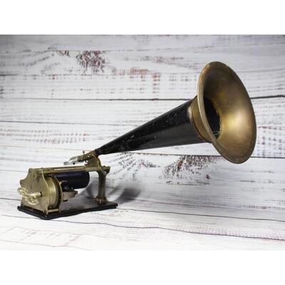 Antique Columbia Graphophone Type Q Phonograph Cylinder Player