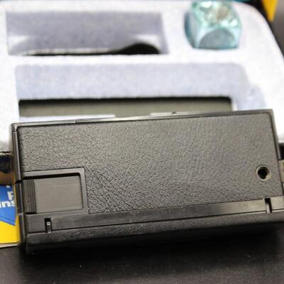 Vintage Kodak Pocket Instamatic 40 Camera Outfit