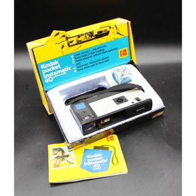 Vintage Kodak Pocket Instamatic 40 Camera Outfit