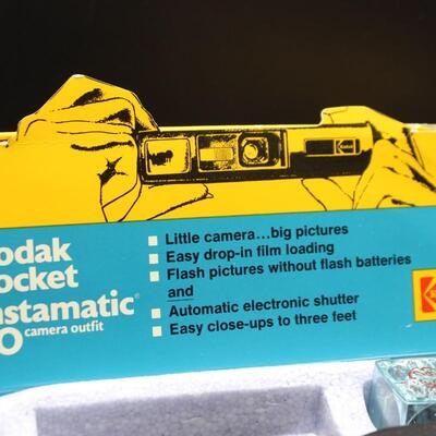 Vintage Kodak Pocket Instamatic 40 Camera Outfit