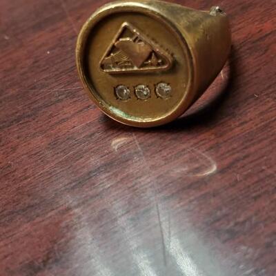Box L81 - Masonic Ring, Coins, Signet Ring, Years of Service Ring, SC Tricentennial coin (1670-1970)