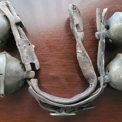 Lot 59: Antique Sleigh Bell Section