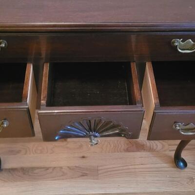 Lot 92: Amish Small Buffet Console Table