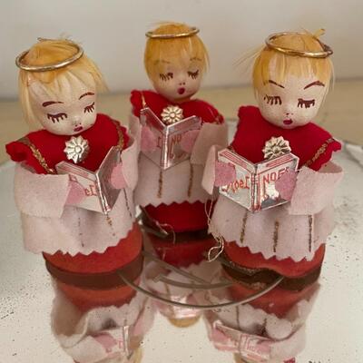 ST VINTAGE CAROLING ANGELS