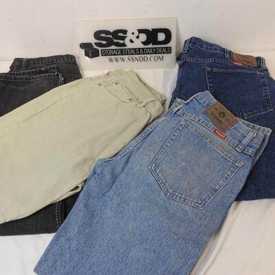 4 pc Apparel, 3 Pairs of Jeans, Levi's, Wrangler, 32 x 32, Khaki Shorts