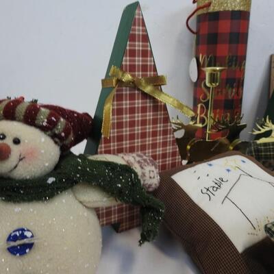 20 pc Christmas Lot: Nativity Pillows, Santa Tealight Set, Candle Holders