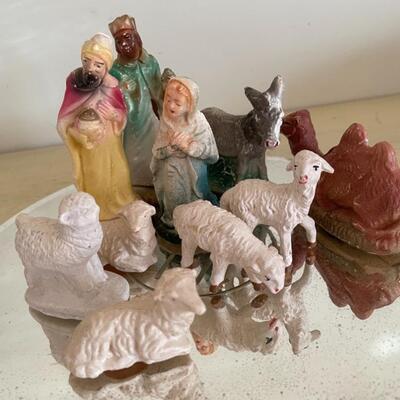 ST VINTAGE NATIVITY SCENE PIECES