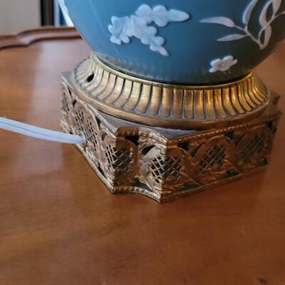 Lot 97: Vintage Porcelain Lamp