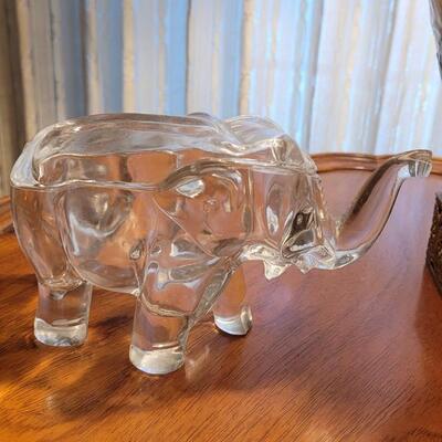 Lot 98: Vintage Pressed Glass Elephant Box by Co-operative Flint Glass Company