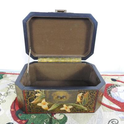 Small wood box