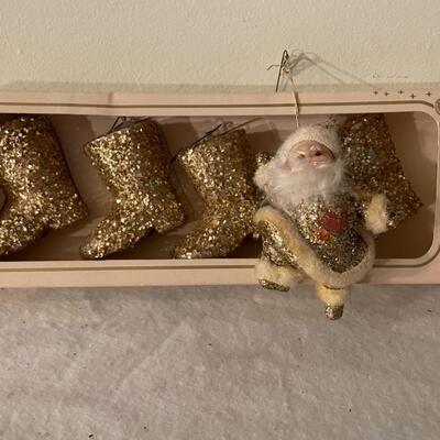 ST VINTGE GLITTER SANTA AND HIS BOOTS ORNAMENTS