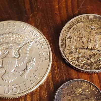 Lot 117: Vintage Assortment of 90% Silver U.S. Coins