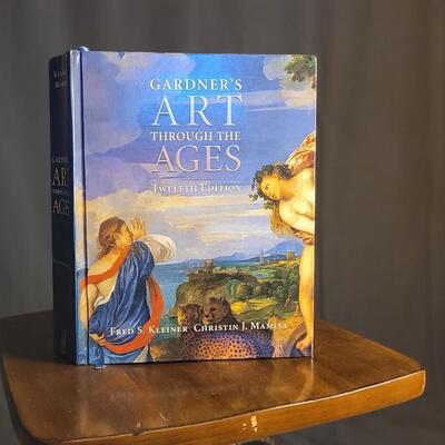 Lot 124: 12th Edition Gardner's Art Through the Ages Hardback Education Homeschool College Textbook