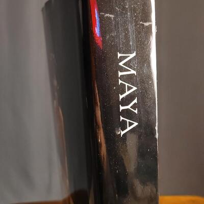 Lot 127: 1998 Hardback MAYA Reference Coffee Table Book