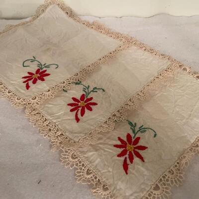 ST VINTAGE CLOTH NAPKINS