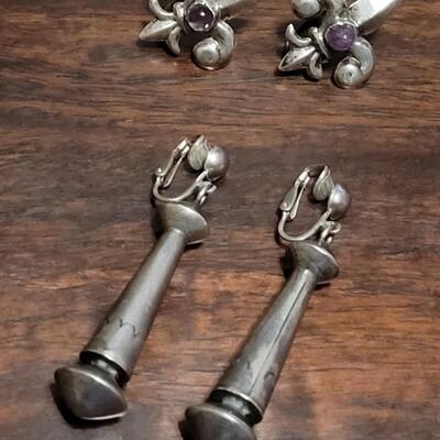 Lot 145: Navajo Sterling Squash Blossom Dangle Earrings and Mexican Pre-1948 Sterling & Amethyst Screwback Earrings