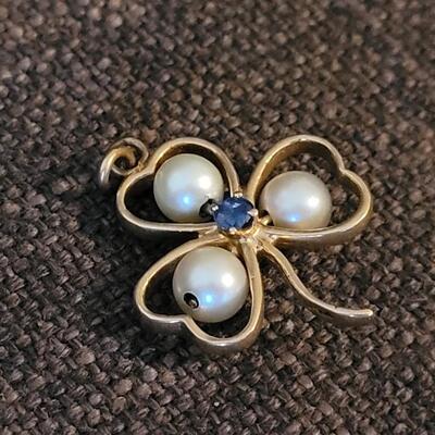 Lot 157: Vintage 14k Yellow Gold 3 Leaf Clover Charm Pendant