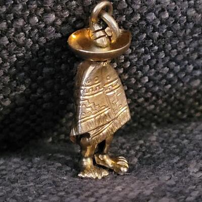 Lot 160: Vintage 10k Yellow Gold Man w/ Serape & Sombrero Pendant