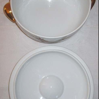 MS Royal Worcester "Evesham" 3 Quart Covered Casserole