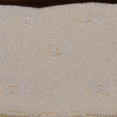 Lot 175: Vintage Richere Bag White Beaded Handbag