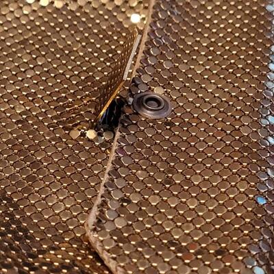 Lot 176: Vintage Whiting & Davis Mesh 6" Handbag